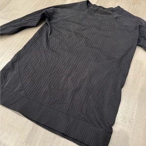 Lululemon Long sleeve workout top ribbed